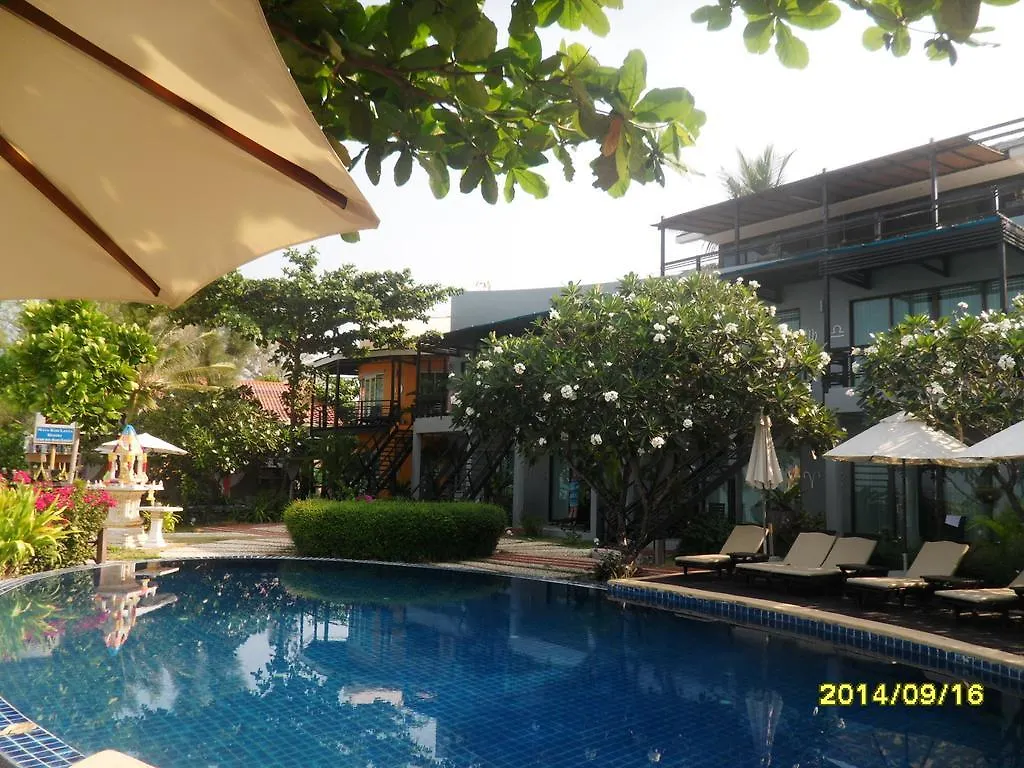Maya Koh Lanta Resort 4*,
