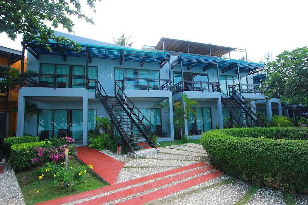 Maya Koh Lanta Resort 4*,