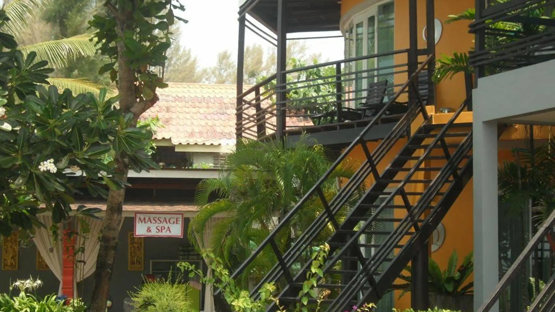 Maya Koh Lanta Resort 4*,